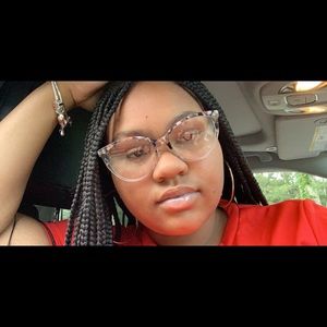 Meet your Posher, Brianna